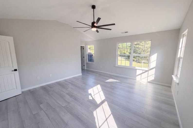 Photo 11 of 37 of 605 Tugaloo Rd, Travelers Rest, SC