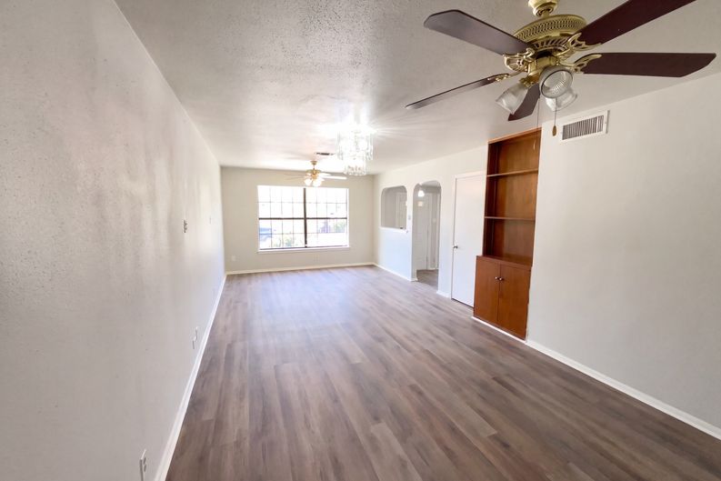 Photo 6 of 22 of 222 Colebrook Dr, San Antonio, TX