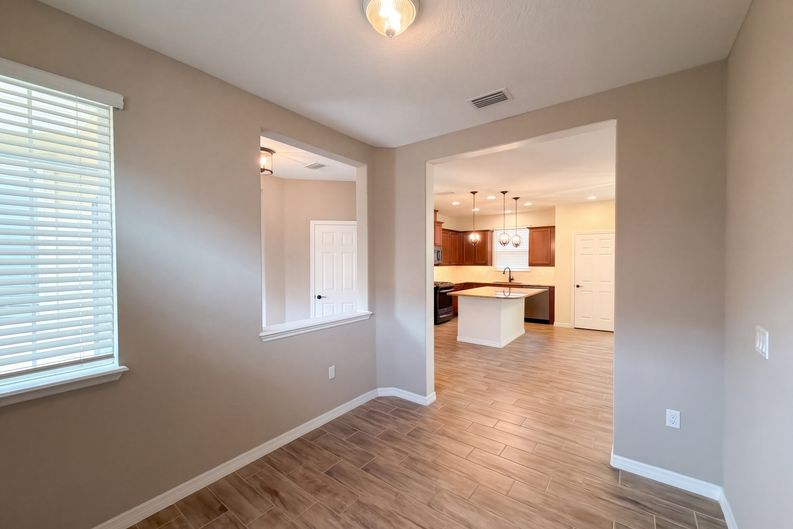 Photo 12 of 25 of 394 Alcove Dr, Groveland, FL