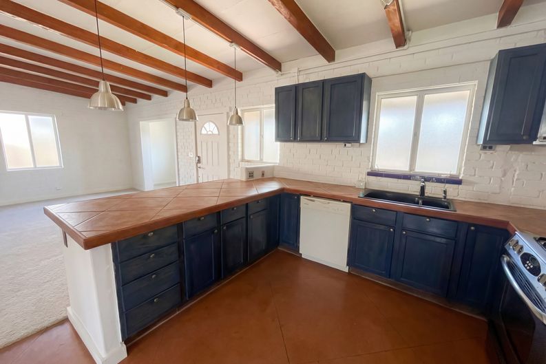 Photo 8 of 18 of 2519 N Richey Blvd, Tucson, AZ