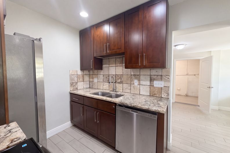 Photo 7 of 21 of 1610 Stevensons Dr, Clearwater, FL