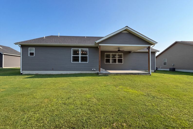 Photo 5 of 20 of 217 Emerald Way W, Granite City, IL