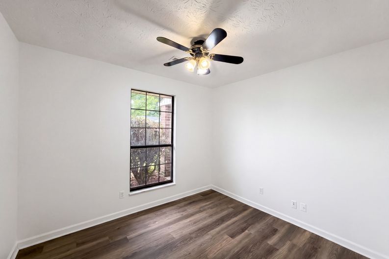 Photo 16 of 22 of 6020 Morning Glory Pl, Knoxville, TN