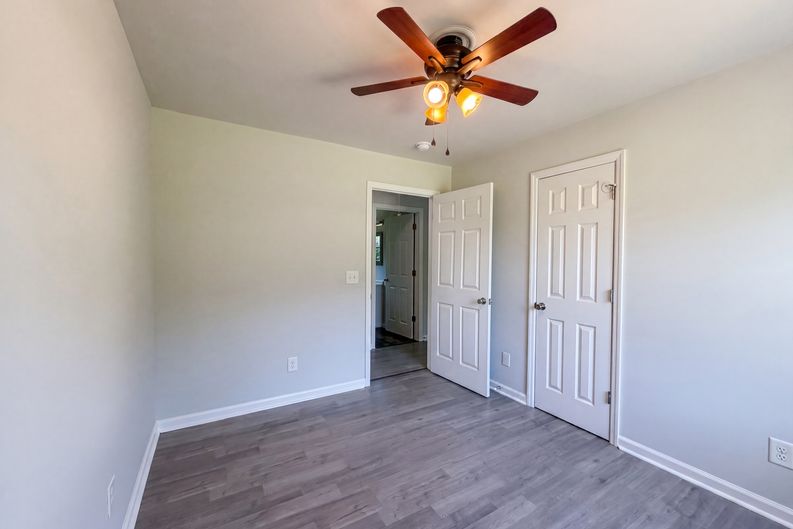 Photo 8 of 19 of 1036 E Commerce St, Lewisburg, TN