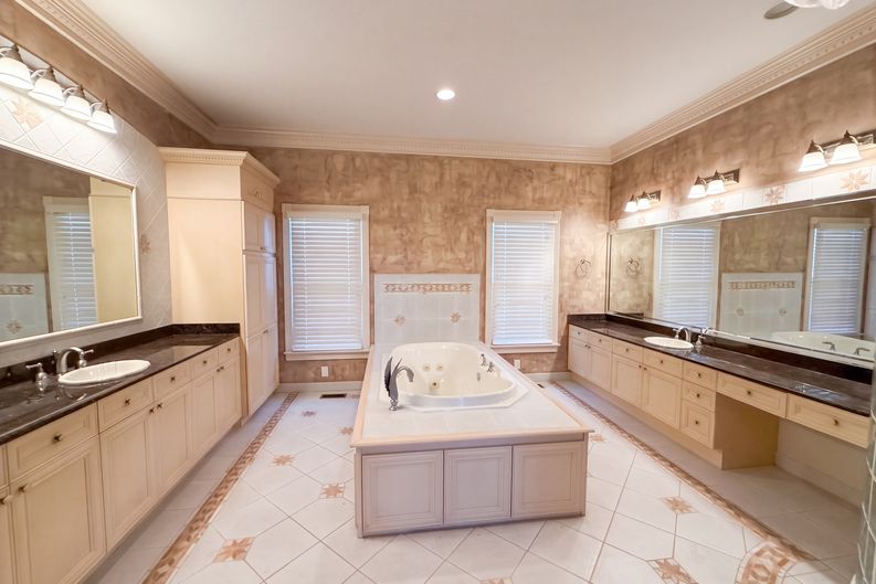 Photo 11 of 33 of 2308 Wakefield Plantation Dr, Raleigh, NC