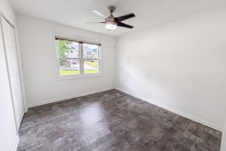 Photo 12 of 27 of 4378 Shady Dr NW, Lilburn, GA