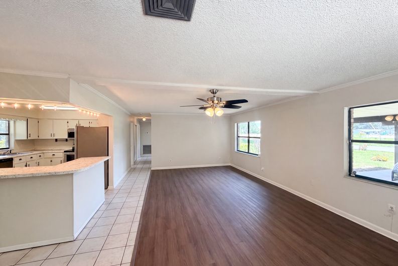 Photo 6 of 17 of 3129 Avenue W NW, Winter Haven, FL