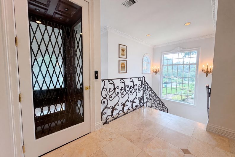 Photo 23 of 59 of 4407 W Dale Ave, Tampa, FL