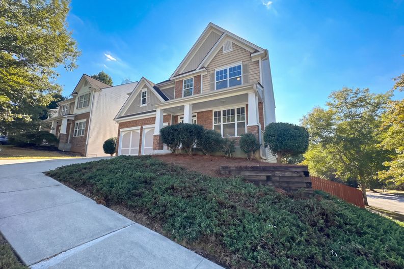 Photo 47 of 53 of 6730 Island Pointe Dr, Buford, GA