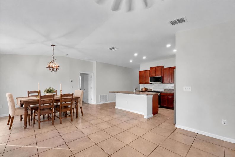 Photo 16 of 23 of 10113 Rosemary Leaf Ln, Riverview, FL