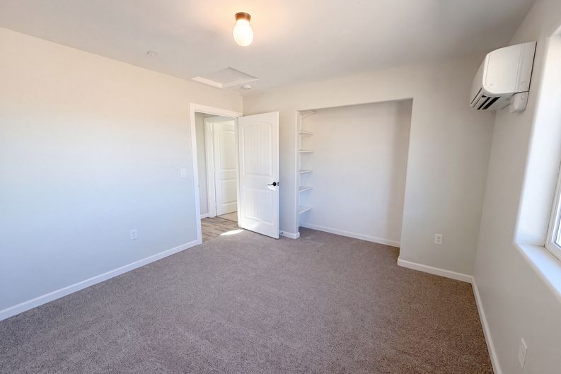 Photo 10 of 19 of 14100 Nightshade Rd, Apple Valley, CA