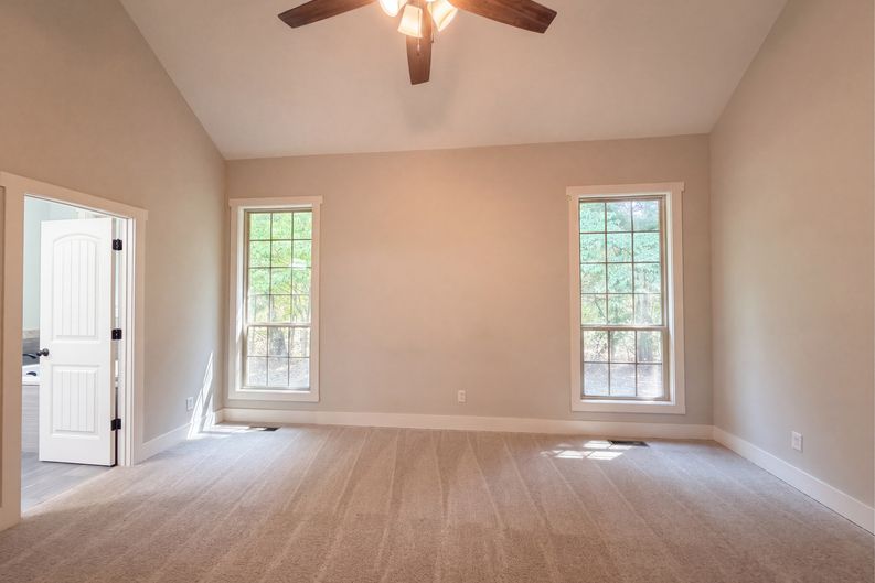 Photo 4 of 24 of 2155 Savage Creek Dr, Springfield, TN