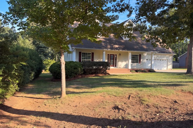 Photo 26 of 36 of 189 Victoria Dr, Inman, SC