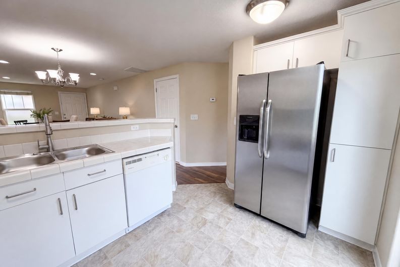 Photo 8 of 18 of 571 SW 207th Ave, Beaverton, OR