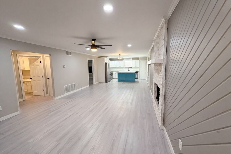 Photo 3 of 18 of 13214 Deepwater Cir, Corpus Christi, TX