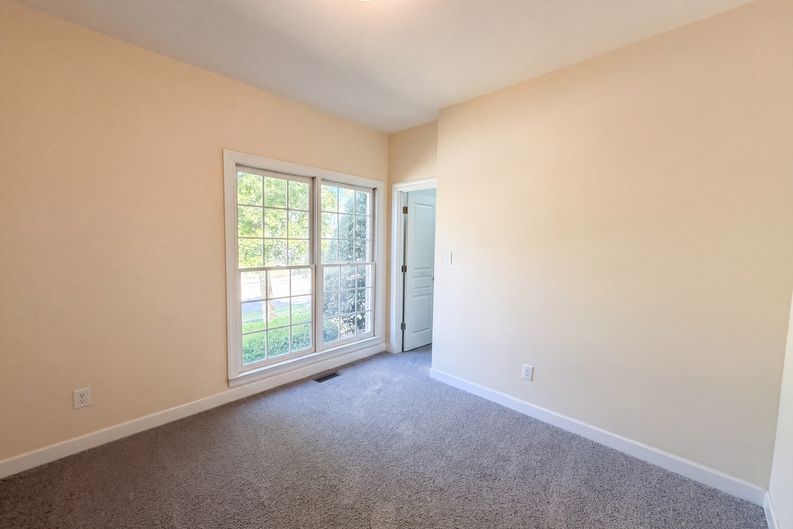 Photo 10 of 16 of 6128 Remington Lake Dr, Raleigh, NC