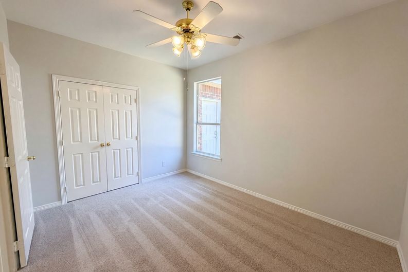 Photo 17 of 34 of 1412 Spring Ridge Ln, Flower Mound, TX