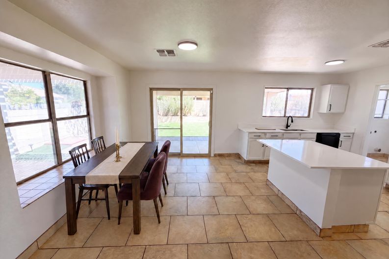 Photo 6 of 20 of 5596 W Cortaro Crossing Dr, Tucson, AZ