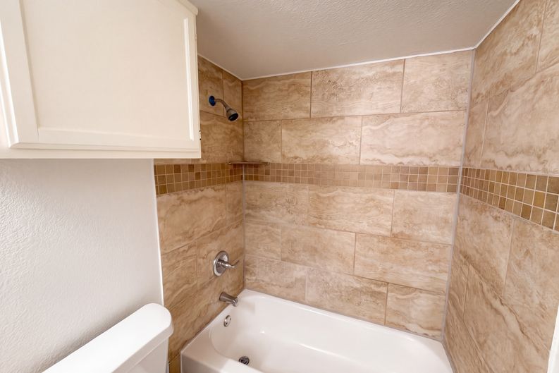 Photo 9 of 23 of 832 Brockden Dr, Mesquite, TX