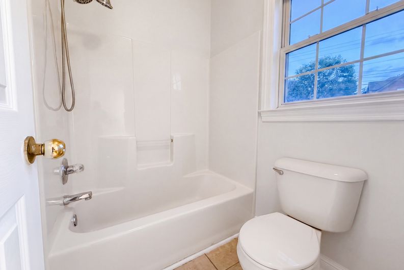 Photo 13 of 18 of 101 Wyncrest Commons Ct, Hendersonville, TN