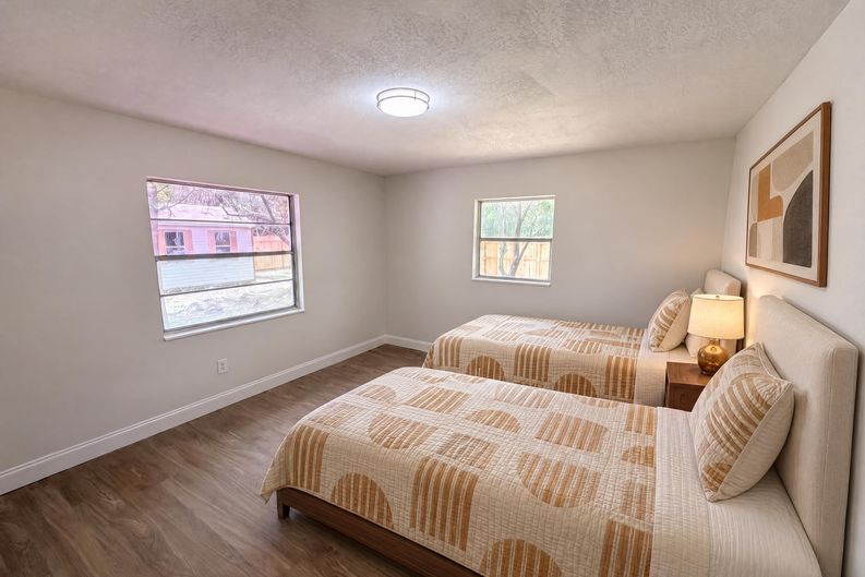 Photo 9 of 23 of 585 Hewett Dr, Orlando, FL