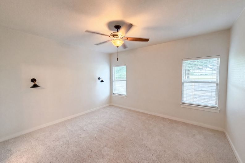 Photo 10 of 17 of 105 Syrah Ct, Leander, TX