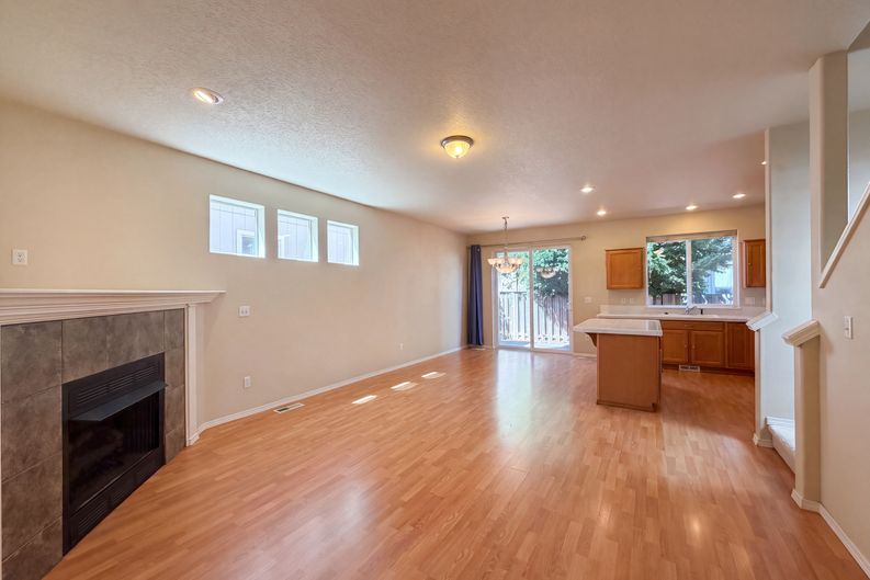 Photo 3 of 19 of 17615 SW Falling Leaf Ct, Beaverton, OR