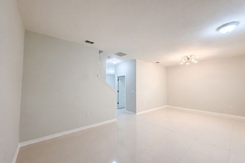 Photo 3 of 26 of 1308 Seburn Rd, Apopka, FL