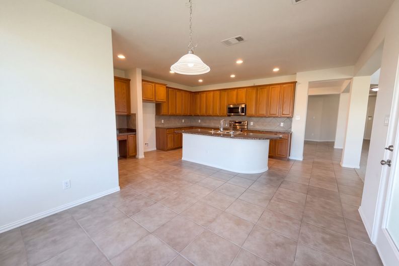 Photo 7 of 32 of 2030 Uvalde Dr, Forney, TX