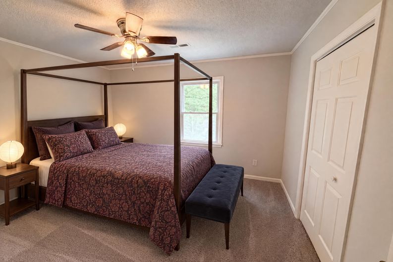 Photo 8 of 22 of 3029 Southampton Cir, Gastonia, NC