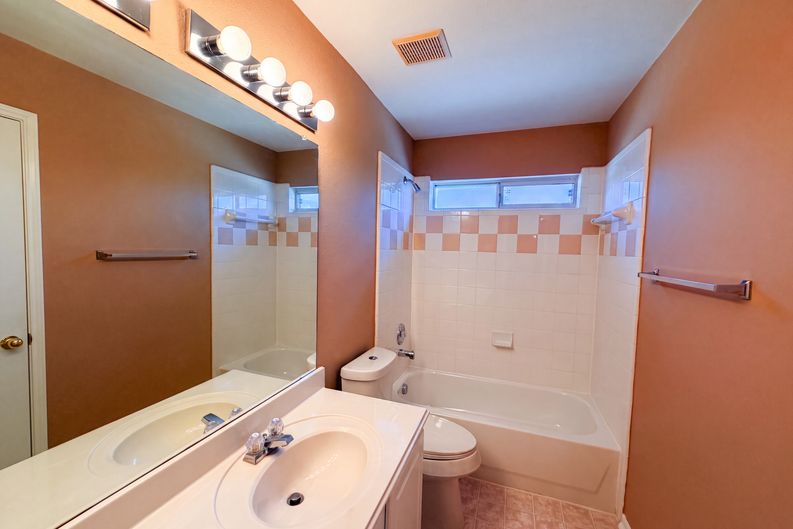 Photo 18 of 22 of 1311 Stanford Dr, Rockwall, TX