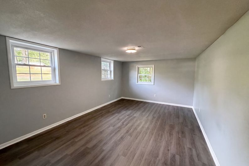 Photo 6 of 19 of 1716 Timberlane St, Gastonia, NC