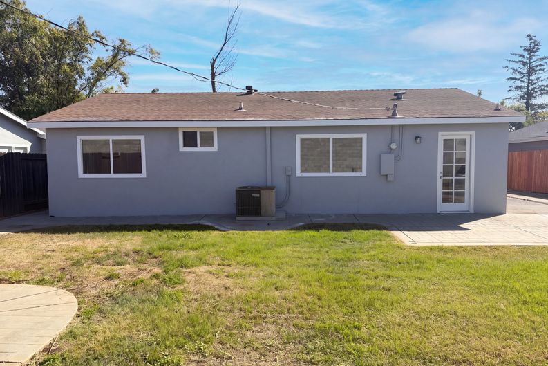 Photo 5 of 20 of 10605 Olson Dr, Rancho Cordova, CA