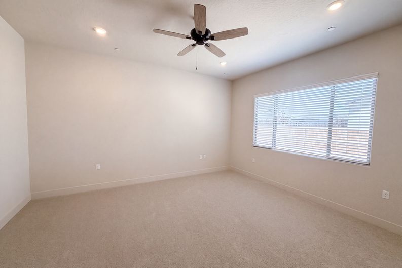 Photo 4 of 18 of 2262 N Marion Ave, Clovis, CA