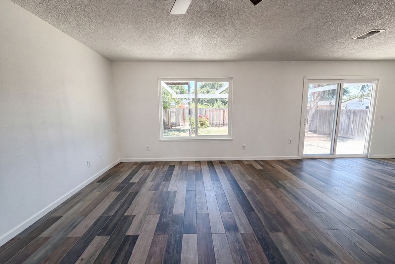 Photo 7 of 26 of 838 Dutra Ave, Rio Linda, CA