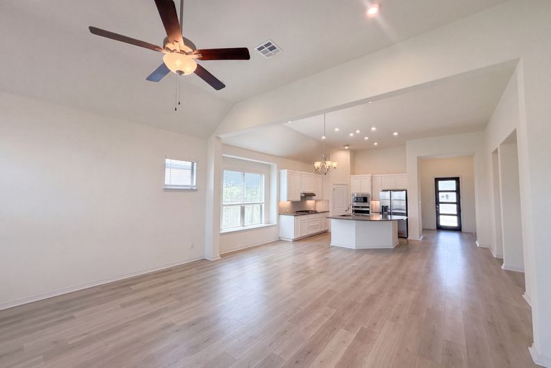 Photo 5 of 24 of 4437 Shady Hill Ln, Pflugerville, TX