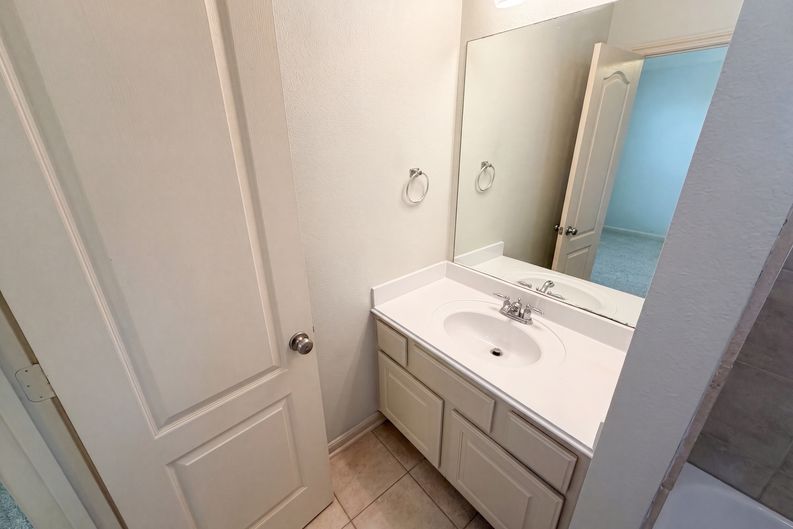 Photo 22 of 36 of 15822 Maple Shores Dr, Houston, TX