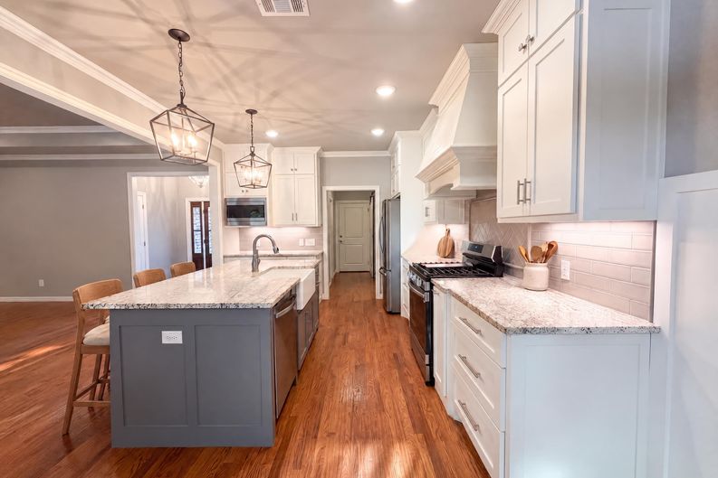 Photo 7 of 20 of 3712 Magnolia Ct, Denison, TX