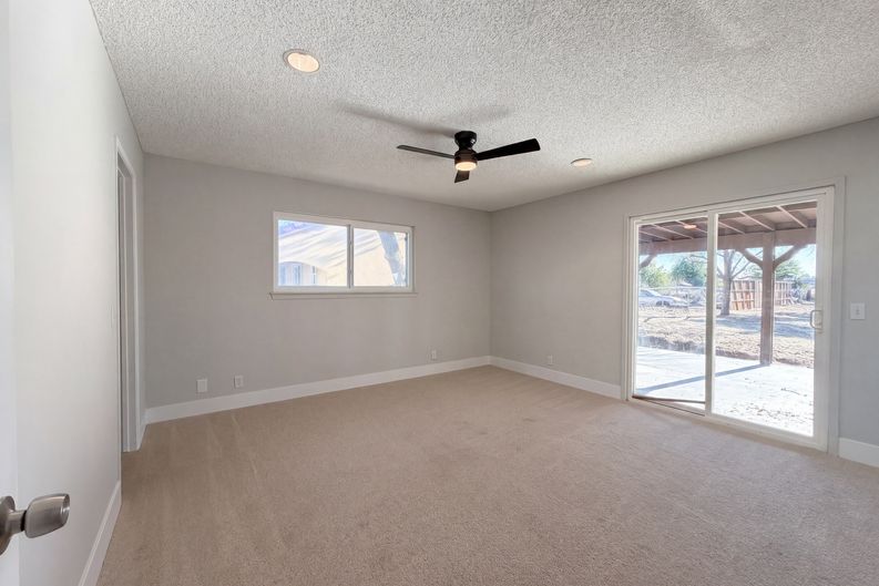 Photo 13 of 21 of 40733 176th St E, Lancaster, CA