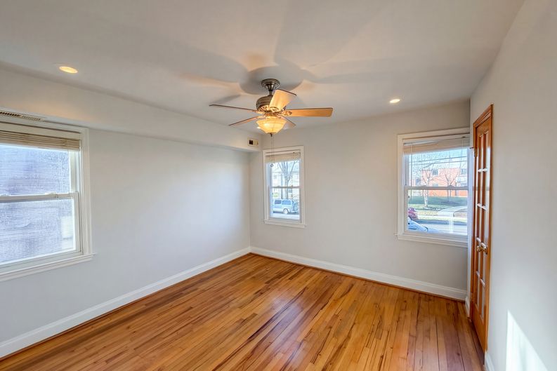 Photo 4 of 17 of 701 Atlantic St SE, Washington, DC