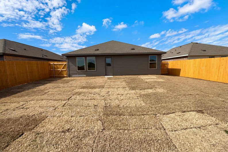 Photo 5 of 17 of 3720 Los Cabos Dr, Mustang, OK