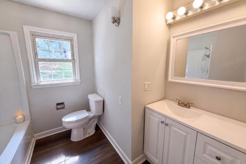 Photo 16 of 17 of 529 Timberlane Dr, Mount Holly, NC