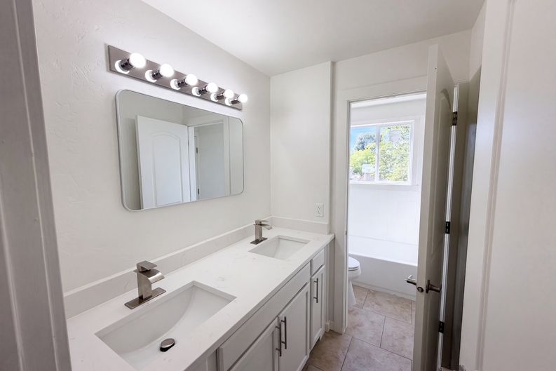 Photo 8 of 24 of 4259 W Stane Ave, West Valley City, UT