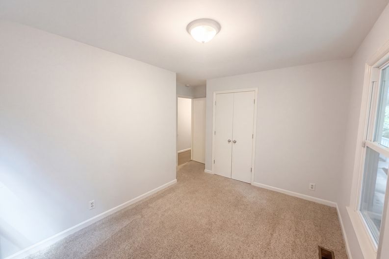 Photo 8 of 14 of 6908 Laurdane Rd, Raleigh, NC
