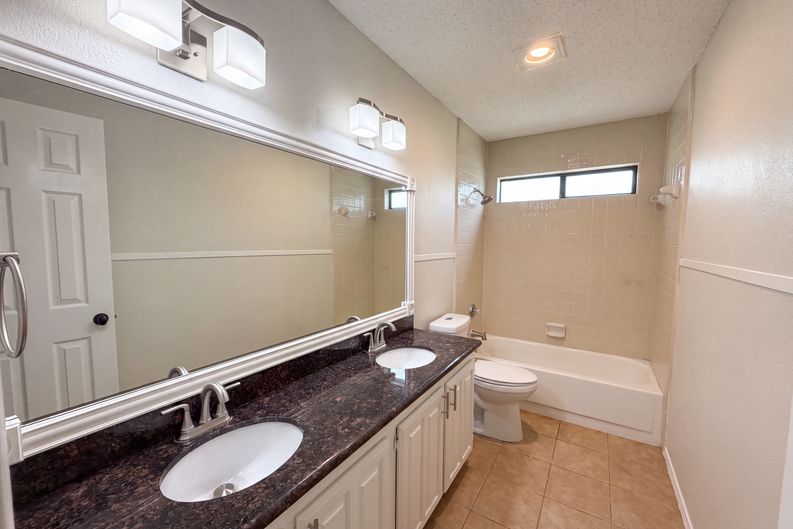 Photo 21 of 27 of 4300 Windwillow Ct, Fort Worth, TX