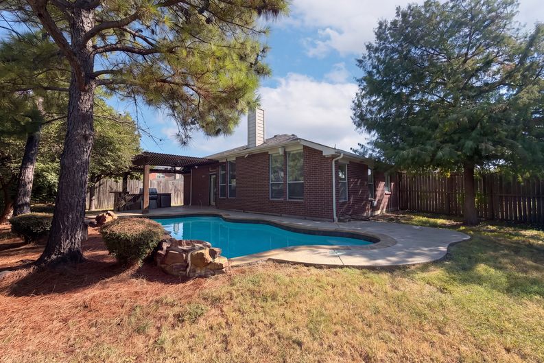 Photo 5 of 12 of 411 Tolleson Dr, Celina, TX