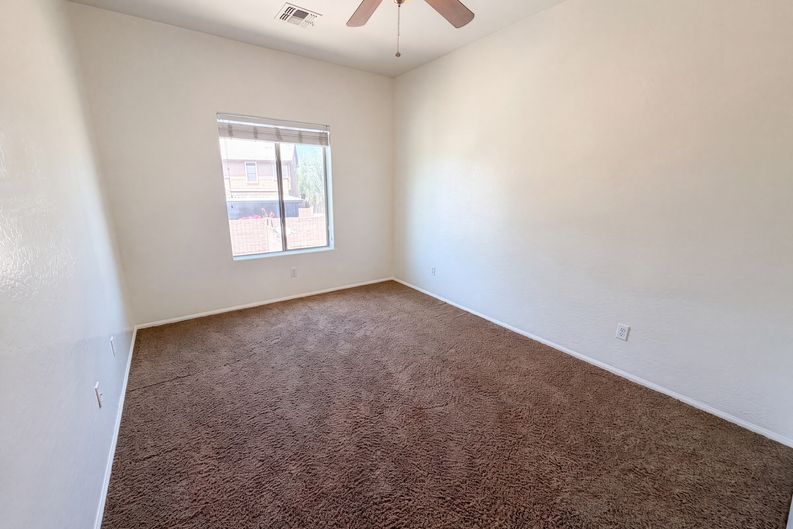 Photo 8 of 36 of 17268 W Elaine Dr, Goodyear, AZ