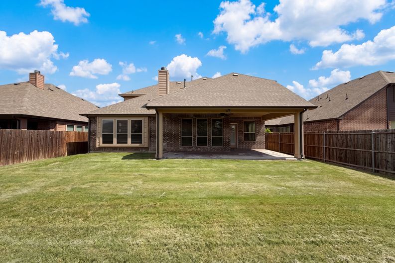 Photo 31 of 34 of 725 Lyndhurst Dr, Anna, TX