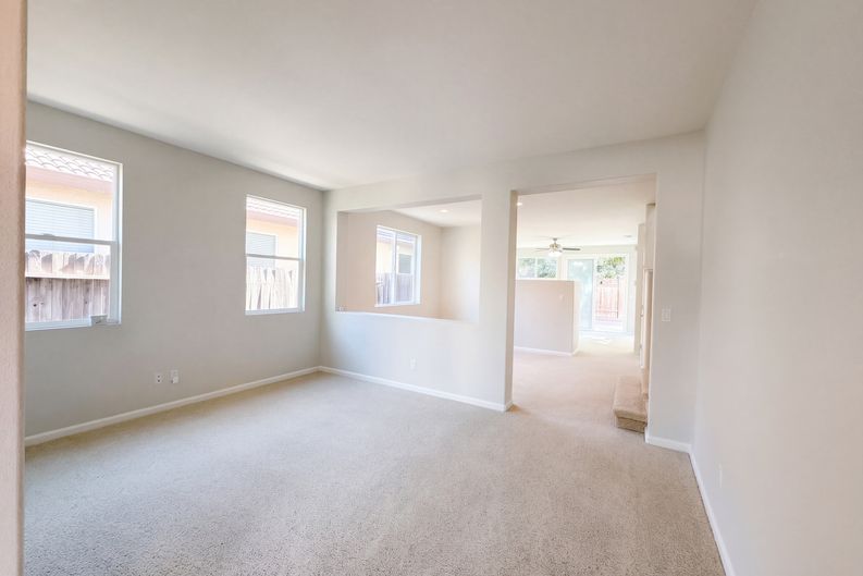 Photo 8 of 21 of 5124 Bissett Way, Sacramento, CA