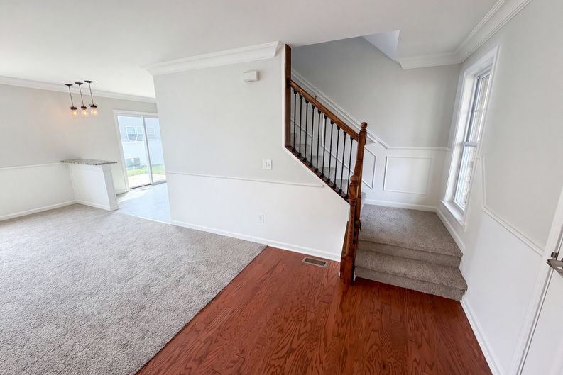 Photo 6 of 44 of 42824 Greystone Dr, Sterling Heights, MI
